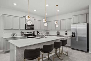 Fridge, microwave, oven, stovetop - Last Minute Disney! Private Pool, Hot Tub, Game Room & Themed Bedrooms. Book Now! #125753 (Orlando)