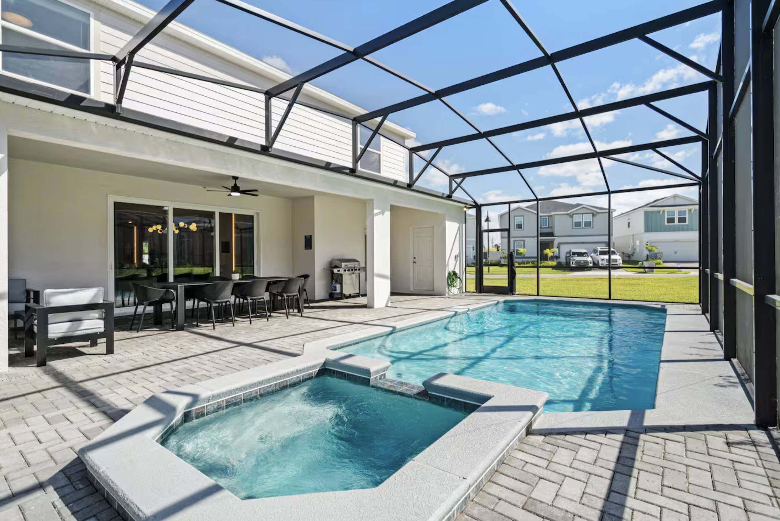 Et oppvarmet basseng