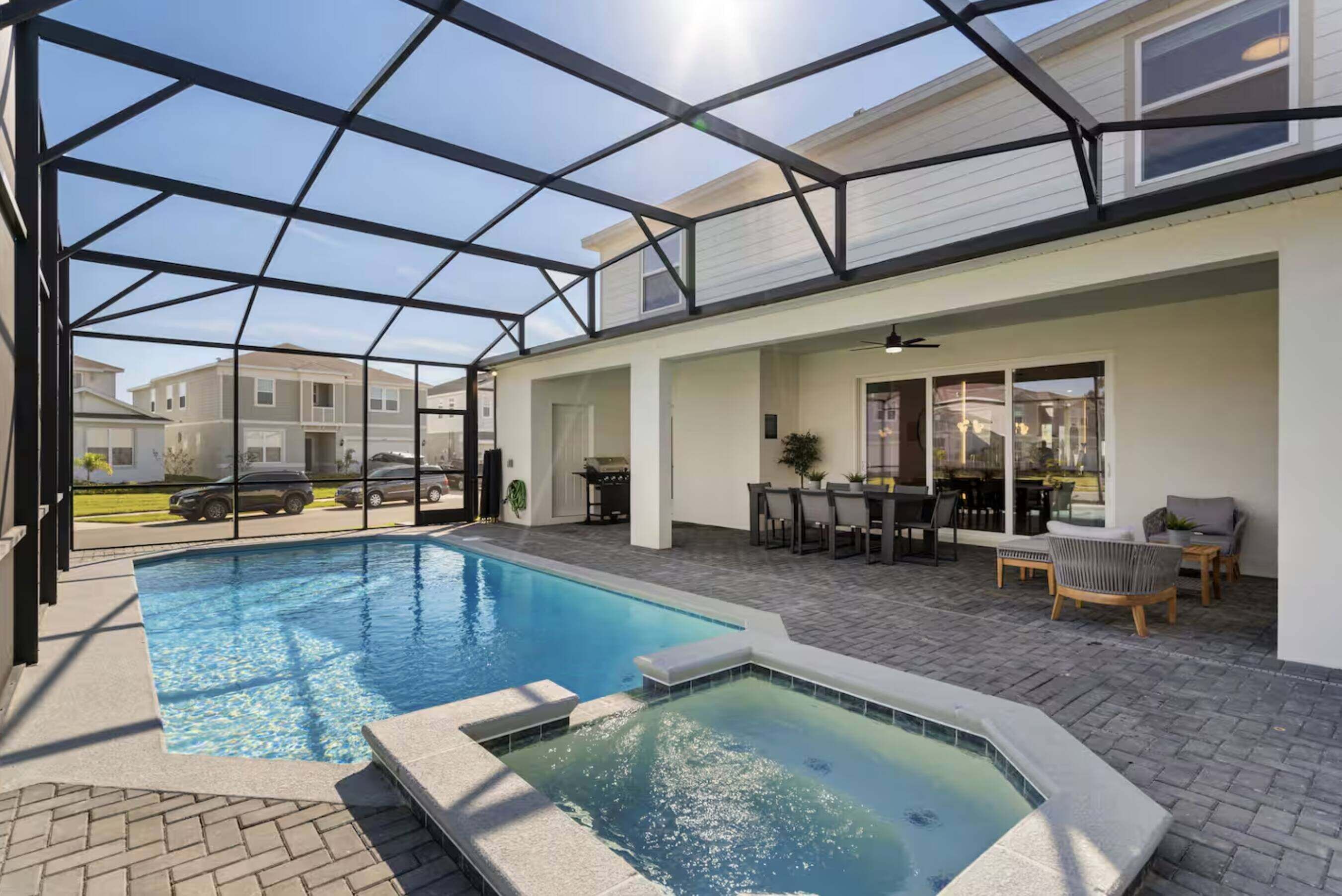 Et oppvarmet basseng