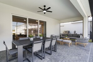 Outdoor dining - Last Minute Disney! Private Pool, Hot Tub, Game Room & Themed Bedrooms. Book Now! #125755 (Orlando)