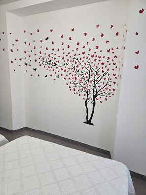 3 habitaciones, tabla de planchar con plancha, wifi y ropa de cama