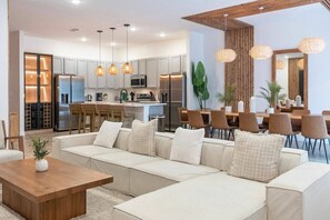 Smart TV, fireplace - Last Minute Disney! Private Pool, Hot Tub, Game Room & Themed Bedrooms. Book Now! #121933 (Orlando)