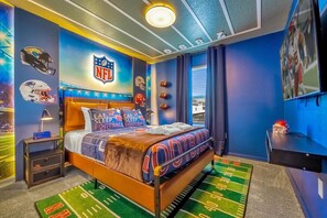 5 bedrooms, iron/ironing board, WiFi, bed sheets - Disney Getaway! Private Pool & Themed Bedrooms. Book Now! #WC22 (Orlando)