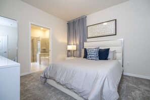 7 bedrooms, iron/ironing board, WiFi, bed sheets - Last Minute Disney Getaway! Private Pool, Hot Tub & Game Room. Book Now! #126717 (Orlando)