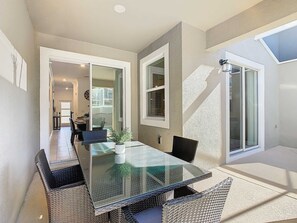 Outdoor dining - Last Minute Disney Getaway! Townhouse with Private Pool. Book Now! #128831 (Orlando)