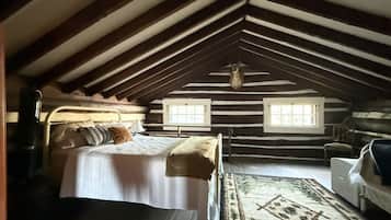 4 bedrooms, desk, free WiFi, bed sheets