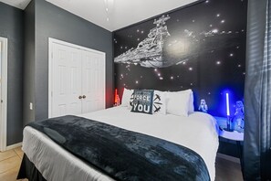 3 chambres, bureau, fer et planche à repasser, lit parapluie