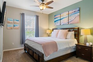 3 chambres, bureau, fer et planche à repasser, lit parapluie