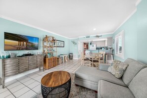 TV - Clearwater 2A: Pool View (Gulf Shores)