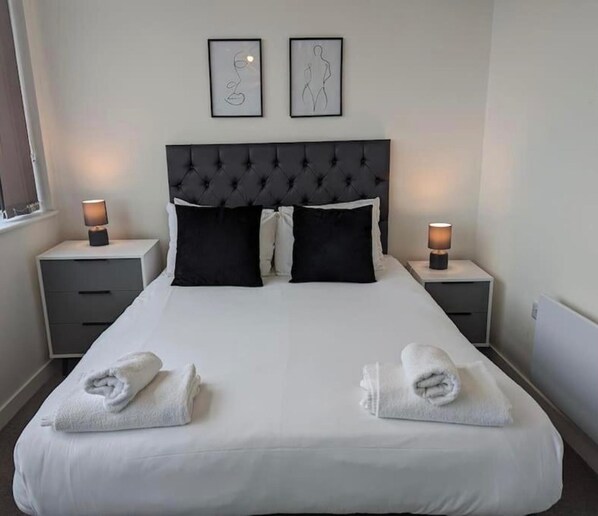 1 chambre, fer et planche à repasser, Wi-Fi gratuit, draps fournis