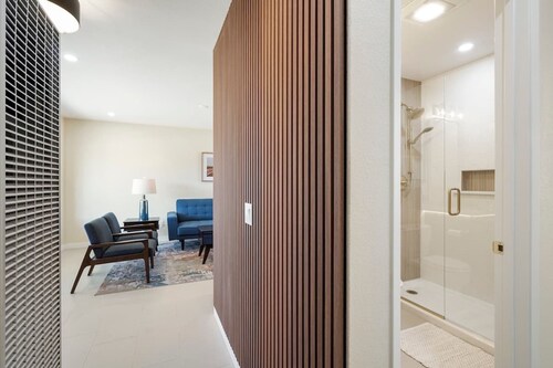 Urban Oasis - Just Remodeled