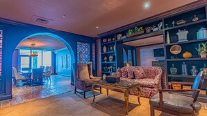 3 bedrooms - Unique Beachfront Condo With Exceptional Views (Galveston)