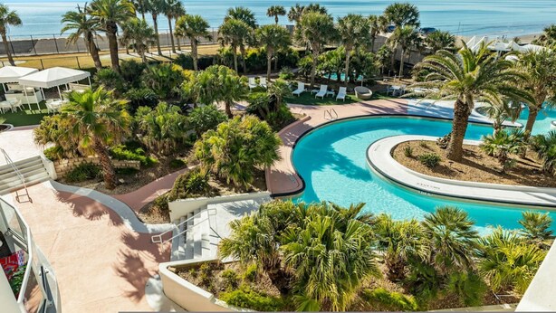 3 bedrooms - Unique Beachfront Condo With Exceptional Views (Galveston)