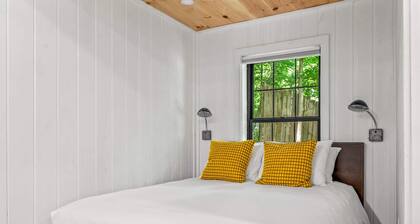 Group Getaway, Modern Cabins Sleep 16, Gatlinburg