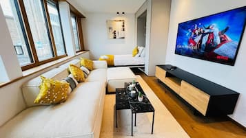ํ๋ฉด TV