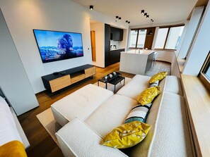 Flat-screen TV - Beautiful one bedroom w balcony&parking (Luxembourg City)