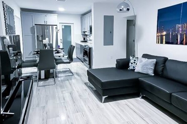 House - Modern Lux Home 3BR 2BA With Heated Pool (Fort Lauderdale)