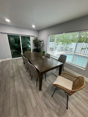 ハウス | 4 室のベッドルーム、インターネットアクセス