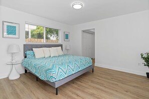 House | 3 bedrooms, Internet - Dreamy 4BR Getaway w Private Pool Luxe Patio in Miramar (Miramar)