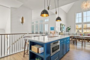 Interior - La Mer 112 RET (Port Aransas)