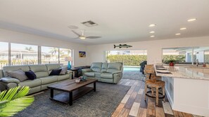 Unclassified image, 3 of 24, button