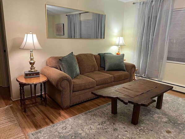 TV - Home Sweet Home Upper Level Apartment (Miles City)