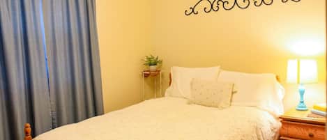 2 bedrooms, desk, iron/ironing board, travel cot