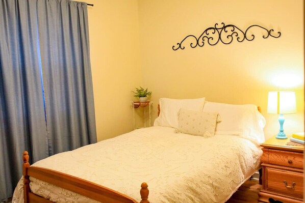 2 bedrooms, desk, iron/ironing board, travel cot