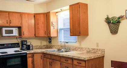 Cowtown Haven (Easy Access!)