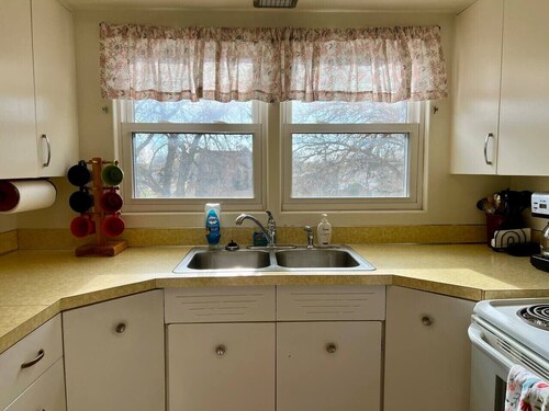 Cowtown Getaway Upper Level Apartment