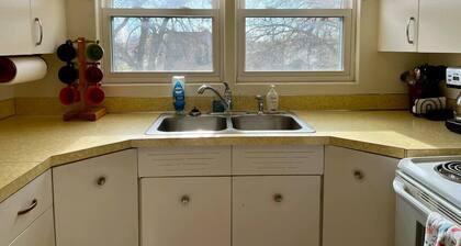 Cowtown Getaway Upper Level Apartment