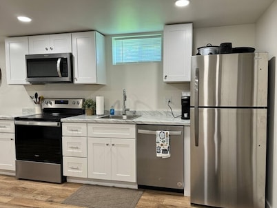 Sweet Dreams: Easy Access w/Attached Garage