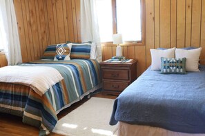 4 bedrooms, desk, iron/ironing board, travel cot