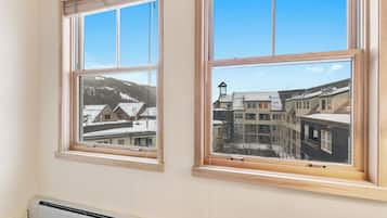 Condo (1 Bedroom) | Servicio de la propiedad