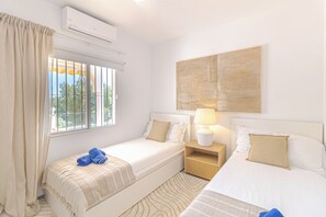 4 soverom, strykejern/-brett, wi-fi (inkludert) og sengetøy