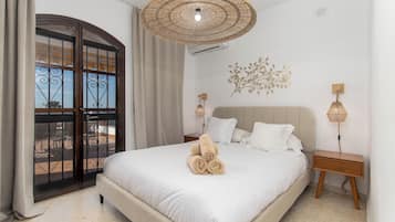 3 habitaciones, tabla de planchar con plancha, internet y ropa de cama