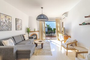 TV - casa castillo  - Two Bedroom Apartment, Sleeps 4 (Nerja)