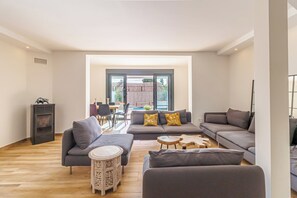 Living area - casa isabelle - Three Bedroom Villa, Sleeps 6 (Nerja)