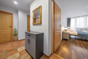 Huoneisto, parveke, vuoristonäköala | Oleskelualue | Taulutelevisio