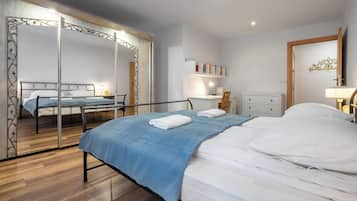 Apartment, Balcony, Mountain View | 3 bedrooms, iron/ironing board, free WiFi