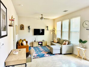 TV connectée, table de tennis de table, médiathèque