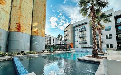 Cozy Apartment at the Riverwalk