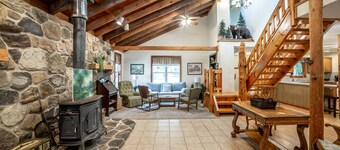 Charming 4-bedroom house with WiFi, AC in brilliant Williamsport