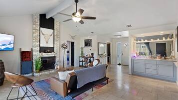 TV, fireplace, video games, table tennis