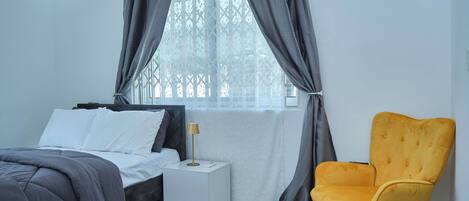 3 bedrooms, desk, iron/ironing board, free WiFi