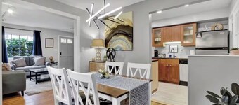 Great place to stay in Alexandria, close to the Metro and parking for two vehicles.