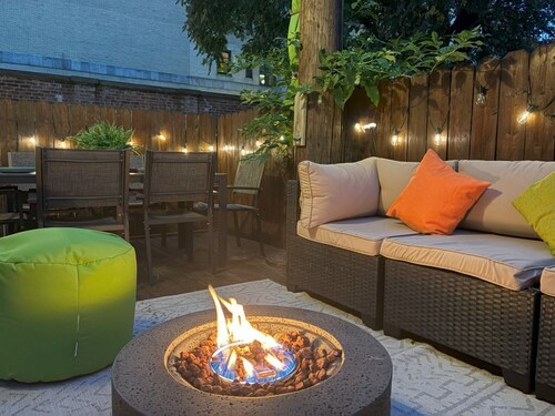 Private Patio Apt • Min to NYC • Sleeps up to 9 • Free Parking • Washer/Dryer