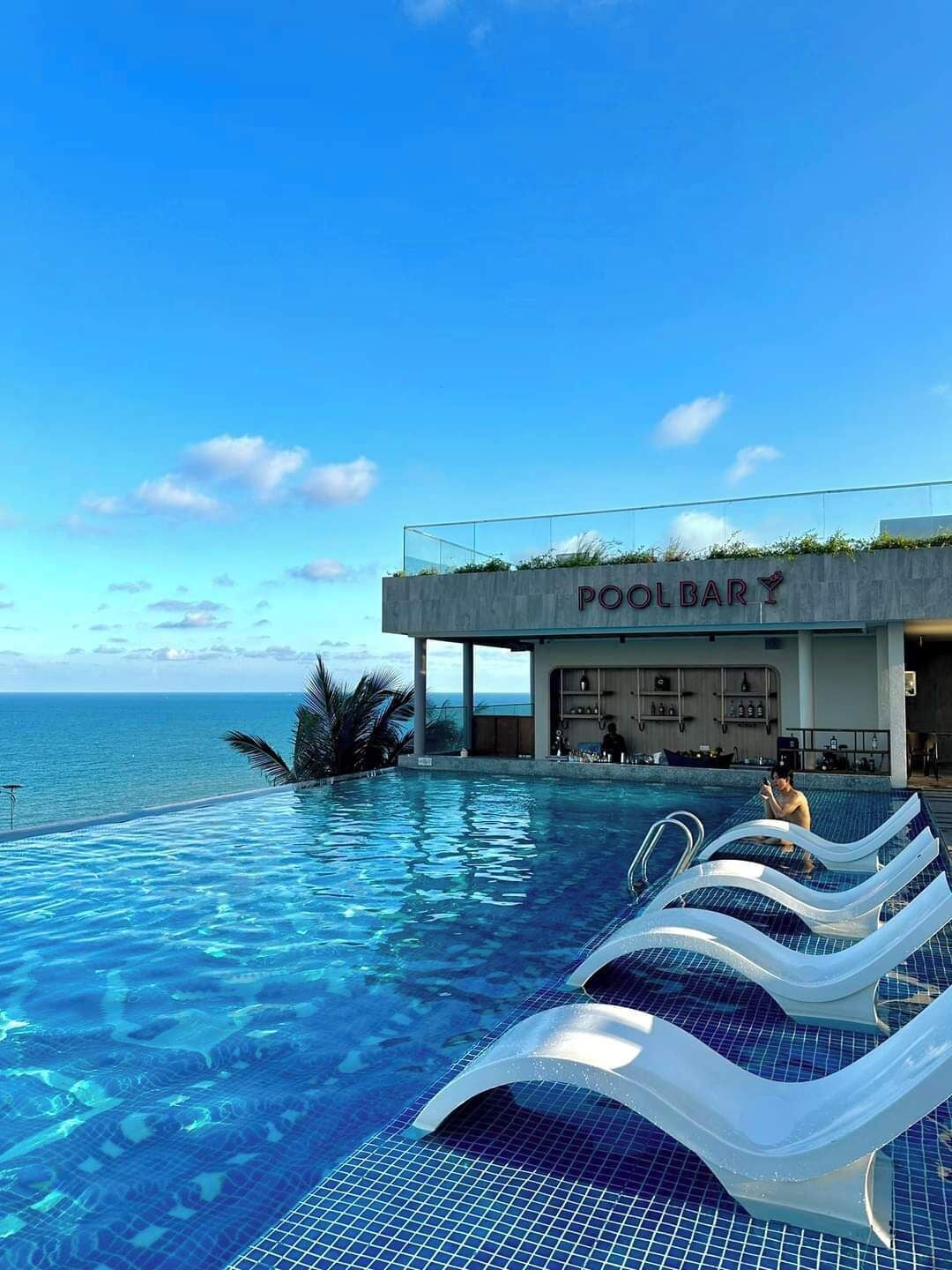 2 buitenzwembaden, gratis zwembadcabana's, parasols voor strand/zwembad