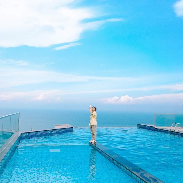 2 outdoor pools, open 6:00 AM to 8:00 AM, free cabanas, pool umbrellas