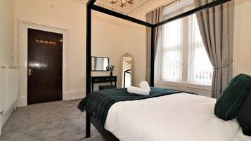 10 bedrooms, iron/ironing board, WiFi, bed sheets